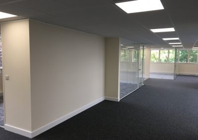 imgi_18_glasspartitioning4-1-400x284