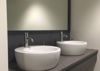 imgi_23_bathroom3-1-400x284